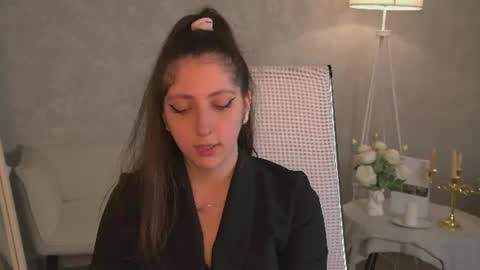Mary Miller online show from July 3, 12:33 pm
