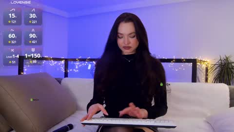 Snapshot of marypsiss chatting on December 21, 9:04 pm Marina online show from December 21, 9:04 pm