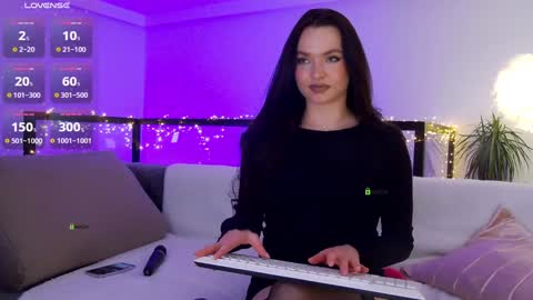 Snapshot of marypsiss chatting on December 30, 3:57 pm Marina online show from December 30, 3:57 pm