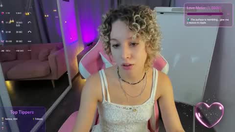 Snapshot of marywohlberg chatting on November 21, 6:01 am Mary online show from November 21, 6:01 am