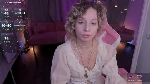 Snapshot of marywohlberg chatting on November 27, 6:26 am Mary online show from November 27, 6:26 am