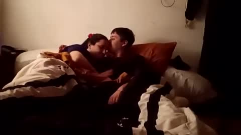 Mary y joni online show from April 21, 2:51 am