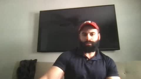 Snapshot of mascbeef95 chatting on February 6, 7:17 pm mascbeef95 online show from February 6, 7:17 pm