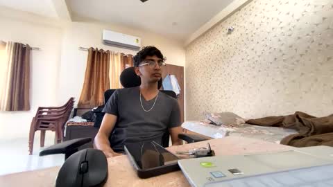 maskboyz2003 online show from December 22, 5:59 am