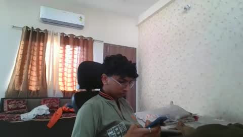 Mask Boy online show from November 29, 3:09 am