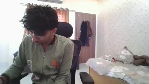 Mask Boy online show from December 15, 5:44 am