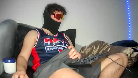 Snapshot of maskd_fckr chatting on April 8, 2:22 am maskd_fckr online show from April 8, 2:22 am