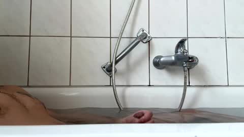 Snapshot of maskeddmann chatting on December 20, 11:10 am maskeddmann online show from December 20, 11:10 am