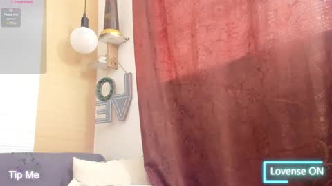 Scarlet  online show from November 15, 7:43 pm