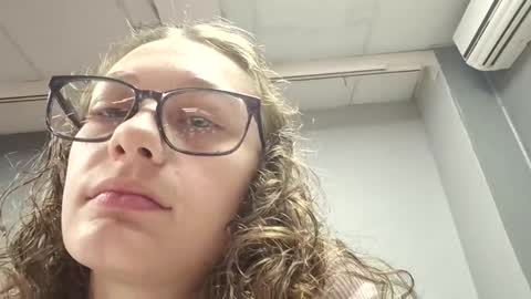 Snapshot of maskedgoddess69420 chatting on November 25, 10:59 am maskedgoddess69420 online show from November 25, 10:59 am