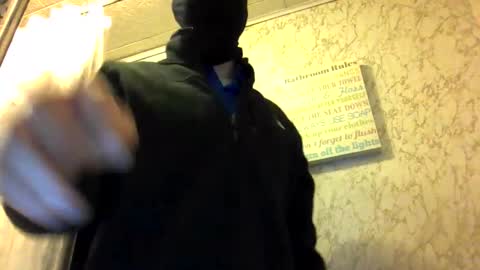 Snapshot of maskedyogaman chatting on November 24, 4:34 am maskedyogaman online show from November 24, 4:34 am