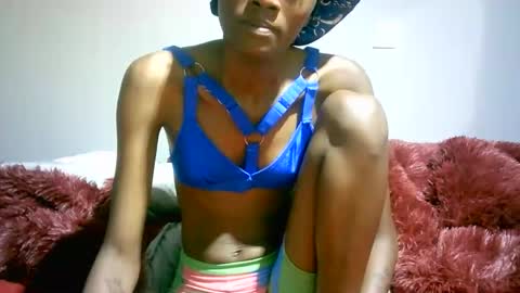 maskgang001 online show from December 2, 2:28 am