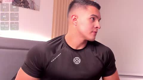 Snapshot of mason_bennet chatting on January 18, 8:12 pm Mason Bennet online show from January 18, 8:12 pm