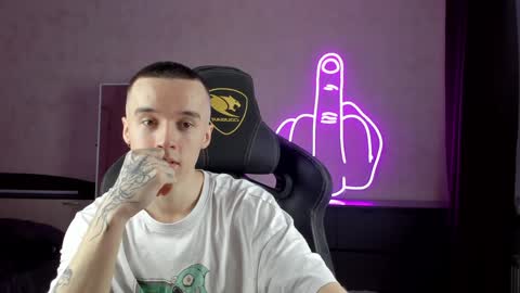 Snapshot of mason_warhol chatting on December 14, 3:47 pm Mason online show from December 14, 3:47 pm