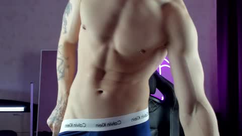 Snapshot of mason_warhol chatting on December 19, 9:06 pm Mason online show from December 19, 9:06 pm