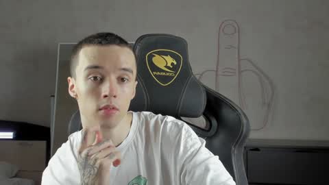 Snapshot of mason_warhol chatting on December 31, 5:29 pm Mason online show from December 31, 5:29 pm