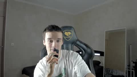 Snapshot of mason_warhol chatting on February 13, 11:26 pm Mason online show from February 13, 11:26 pm