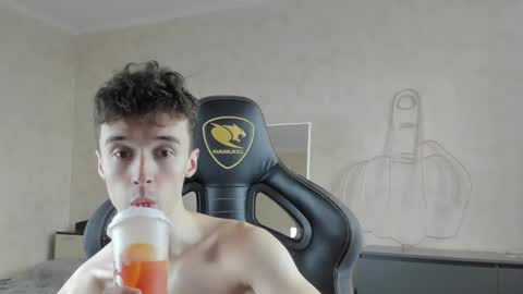 Snapshot of mason_warhol chatting on October 12, 1:32 pm Mason online show from October 12, 1:32 pm