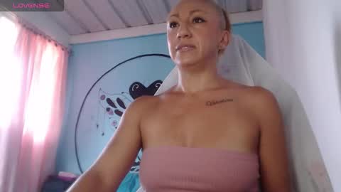 massiel ferreti online show from October 21, 10:21 pm