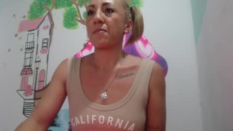 Snapshot of massielferretis chatting on March 28, 10:42 pm massiel ferreti online show from March 28, 10:42 pm