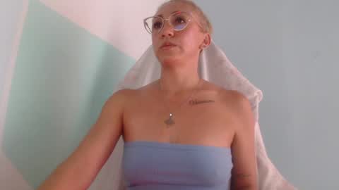 Snapshot of massielferretis chatting on April 16, 10:23 pm massiel ferreti online show from April 16, 10:23 pm