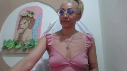 Snapshot of massielferretis chatting on May 31, 11:50 pm massiel ferreti online show from May 31, 11:50 pm