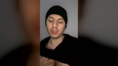 Snapshot of massimo334702 chatting on February 26, 6:12 am massimo334702 online show from February 26, 6:12 am