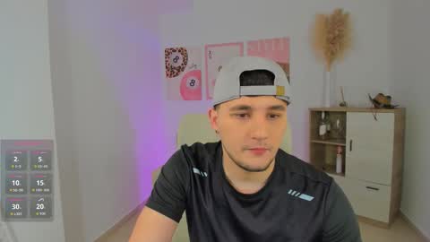 Massimo online show from February 25, 2:21 am