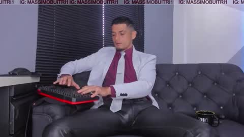 I am Massimo online show from November 26, 1:34 pm