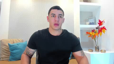 Snapshot of massimocontie_ chatting on January 3, 12:52 pm Massimo Contie online show from January 3, 12:52 pm