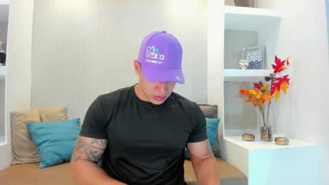 Snapshot of massimocontie_ chatting on January 7, 11:58 am Massimo Contie online show from January 7, 11:58 am