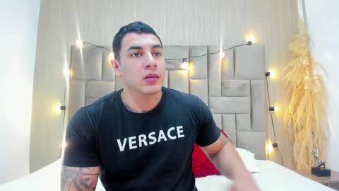 Snapshot of massimocontie_ chatting on January 10, 5:24 pm Massimo Contie online show from January 10, 5:24 pm