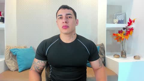 Snapshot of massimocontie_ chatting on January 11, 12:40 pm Massimo Contie online show from January 11, 12:40 pm
