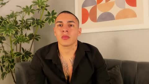 Snapshot of massimocontie_ chatting on September 11, 10:43 pm Massimo Contie online show from September 11, 10:43 pm