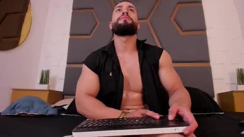 Massimo online show from November 11, 3:39 am