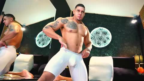 massimowalton2 online show from December 1, 2:33 pm