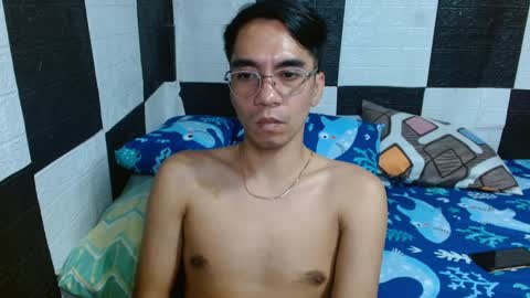 Snapshot of massive_boner02 chatting on December 6, 6:28 pm massive_boner02 online show from December 6, 6:28 pm