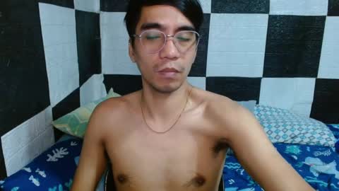 Snapshot of massive_boner02 chatting on January 12, 10:02 am massive_boner02 online show from January 12, 10:02 am