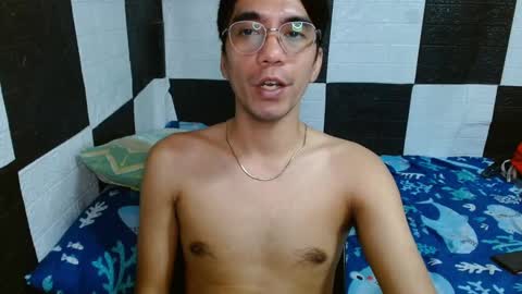 Snapshot of massive_boner02 chatting on January 16, 1:37 am massive_boner02 online show from January 16, 1:37 am