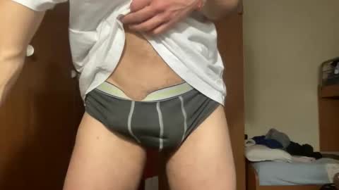 Snapshot of massiverob99 chatting on November 22, 1:10 pm massiverob99 online show from November 22, 1:10 pm