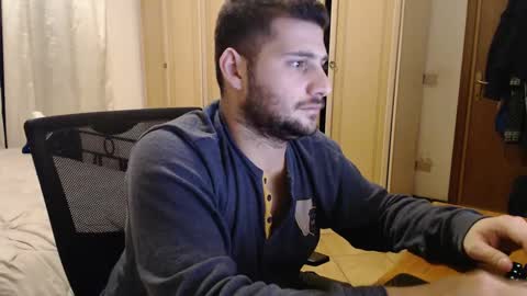 Snapshot of massu1994 chatting on January 31, 12:50 am Massu94 online show from January 31, 12:50 am