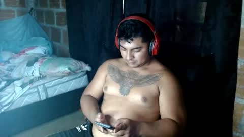 Snapshot of master_aron chatting on January 6, 7:28 pm master_aron online show from January 6, 7:28 pm