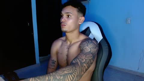 master_black777 online show from April 3, 1:58 am