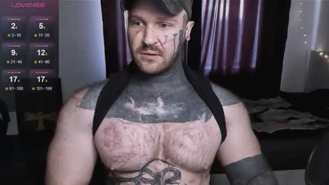 Snapshot of master_oil chatting on September 28, 7:03 am Huge Alex online show from September 28, 7:03 am