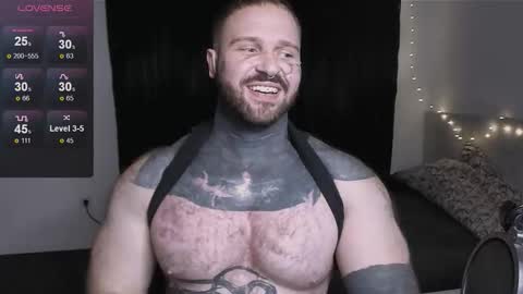 Snapshot of master_oil chatting on October 18, 8:42 pm Huge Alex online show from October 18, 8:42 pm