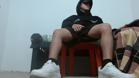 Snapshot of master_pig_ chatting on April 6, 11:05 pm MASTER ALPHA online show from April 6, 11:05 pm