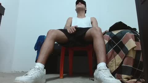 Snapshot of master_pig_ chatting on April 23, 10:25 am MASTER ALPHA online show from April 23, 10:25 am