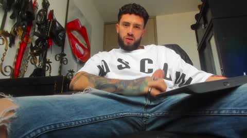 steven  online show from December 28, 10:34 pm