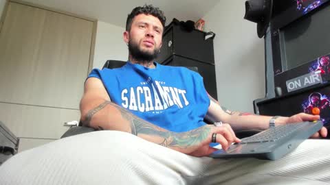 steven  online show from March 10, 9:07 pm