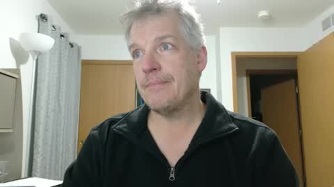 Snapshot of master_thorn chatting on February 4, 3:23 am Master Thorn online show from February 4, 3:23 am